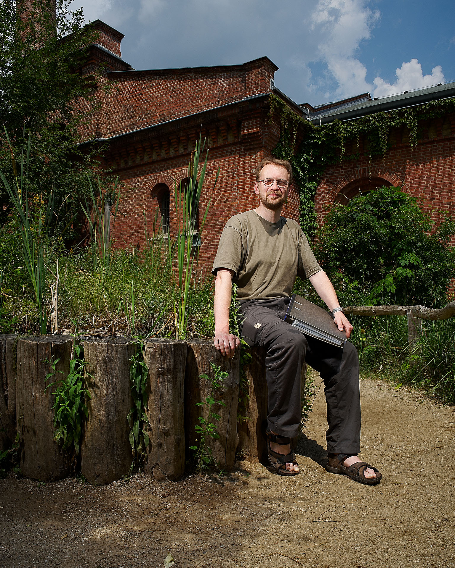 Dr Andreas Meissner

Directeur du Naturschutzzentrum Ökowerk Berlin e.V.

Teufelsberg, 115m

52°29'51.02"N
13°14'28.05"E

contact : Ökologische Bildungs und Tagungsstätte, Teufelssechausse 22-24, 14193 Berlin
meissner@oekowerk.de
(030) 30 00 05 23